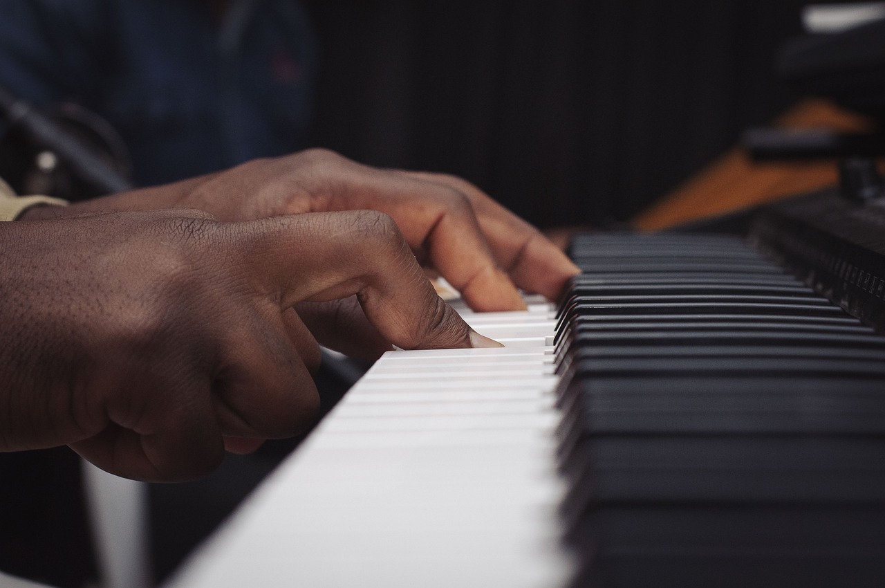 L'apprentissage du piano n'est pas facile mais demande du temps et de la rigueur